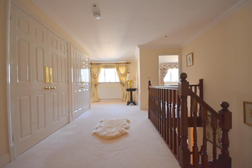 2 The Oaklands, Pen-Y-Turnpike Road, Dinas Powys, CF64 4HH